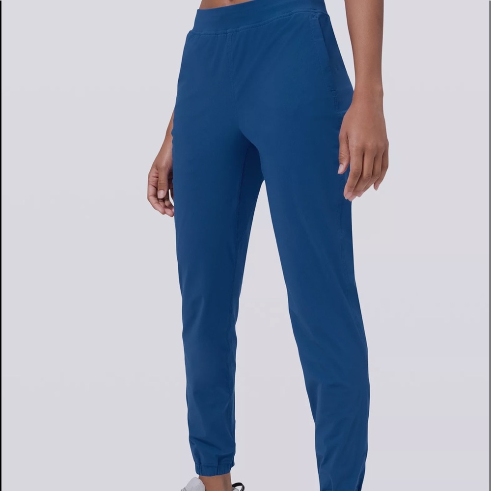 ADAPTED STATE HIGH-RISE JOGGER 28"
